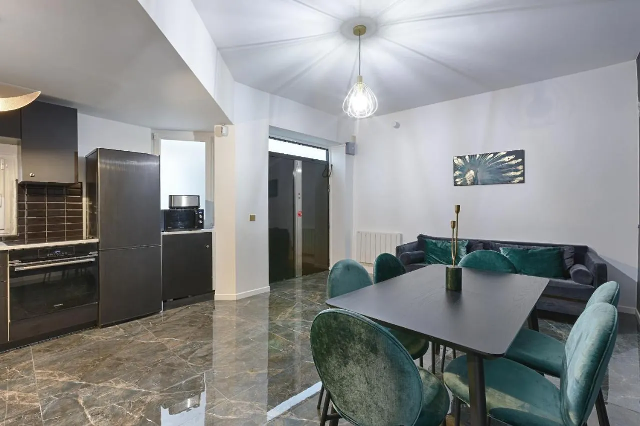 Amazing Luxury Triplex 3Br/8P - Arc De Triomphe Apartment Paris